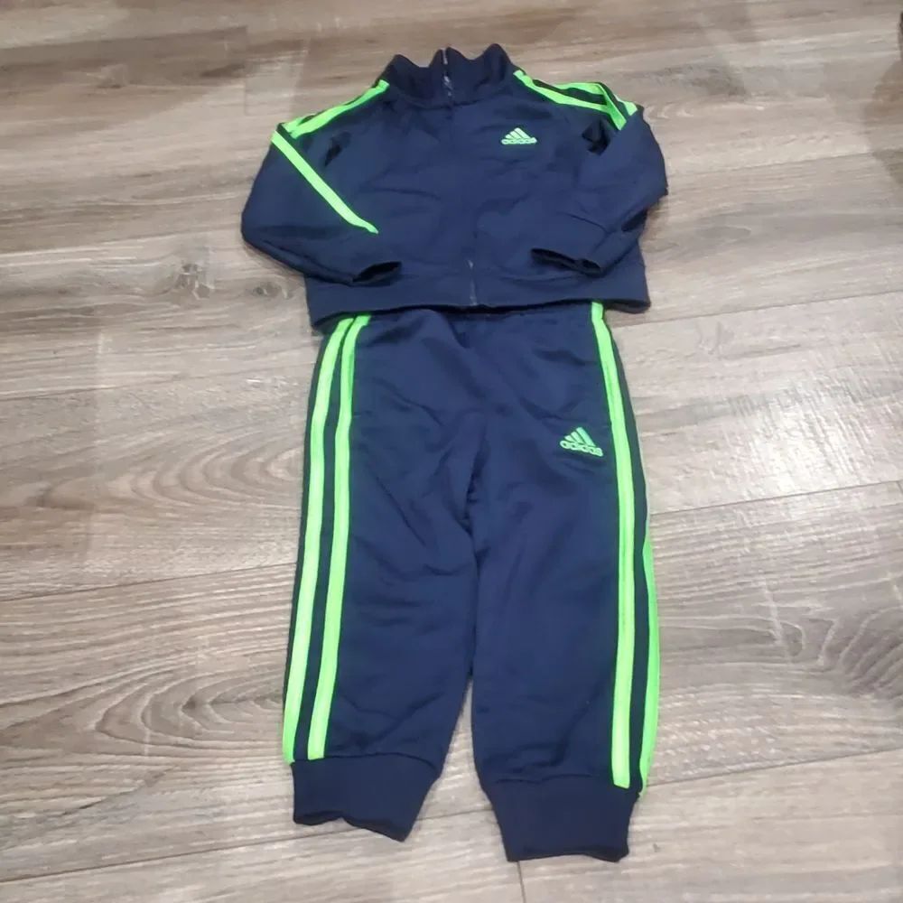 Baby Adidas Matching Set Size 2T Kids Set in Navy and Neon Green 2 Pieces